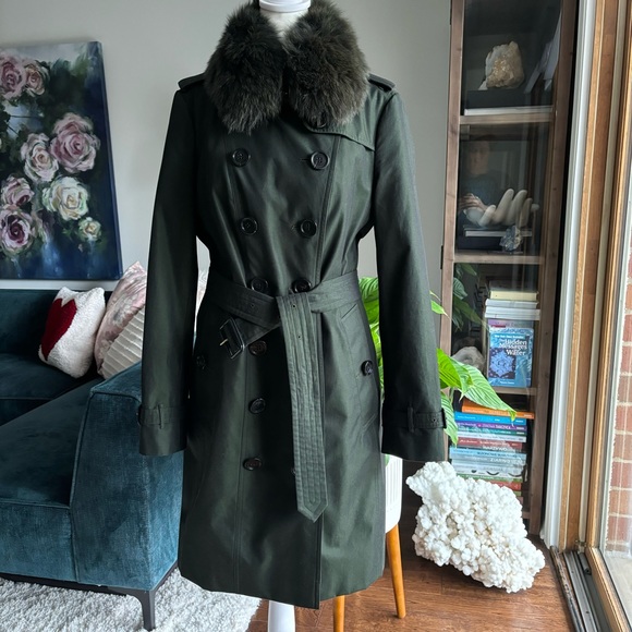 Burberry Sandringham Trench coat with removable fur collar in dark olive green - Picture 1 of 17